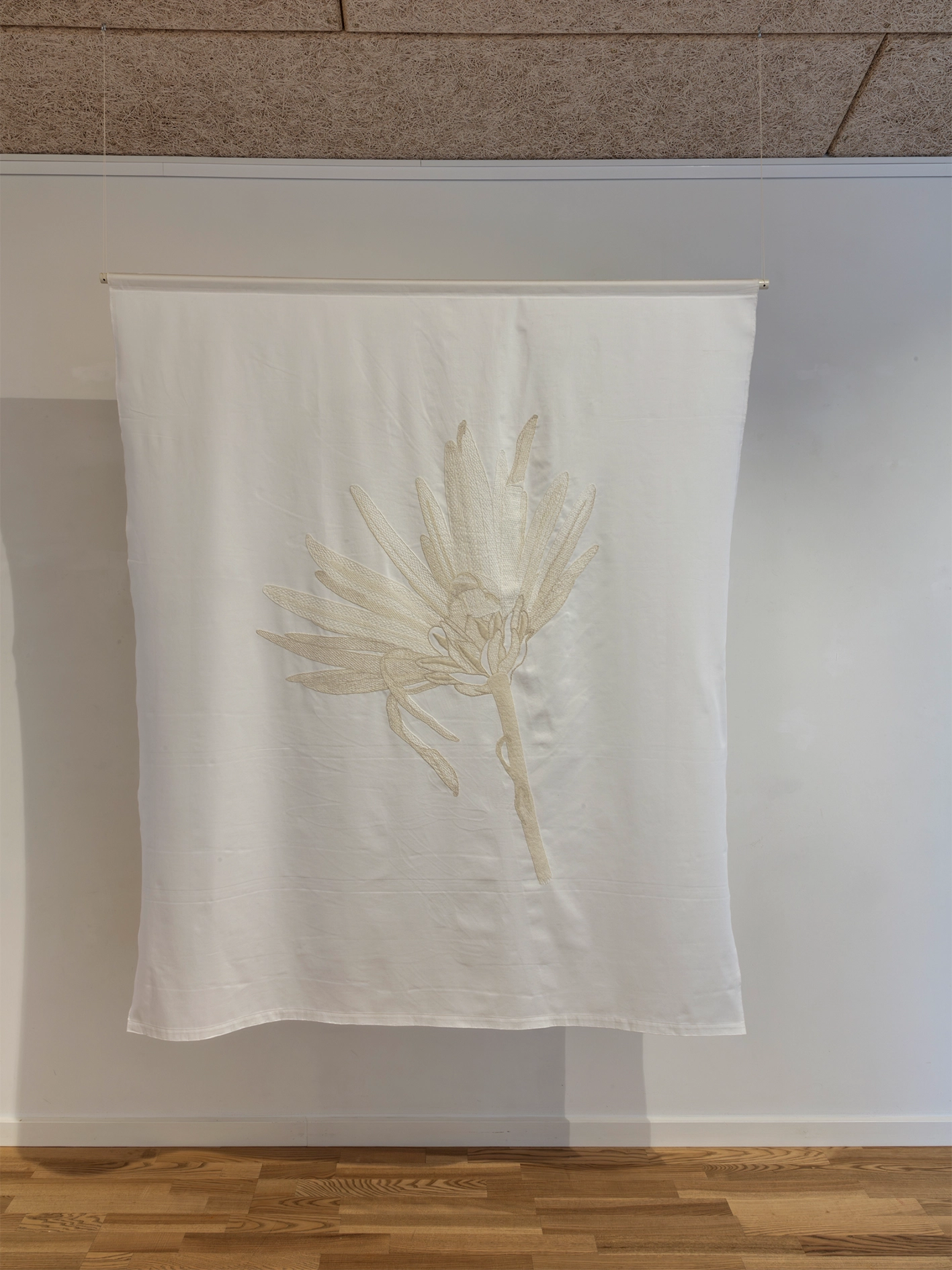 Measuring the Unknown I performance udstillingen UDENFOR INDENFOR, Arresten Hjørring. eget foto