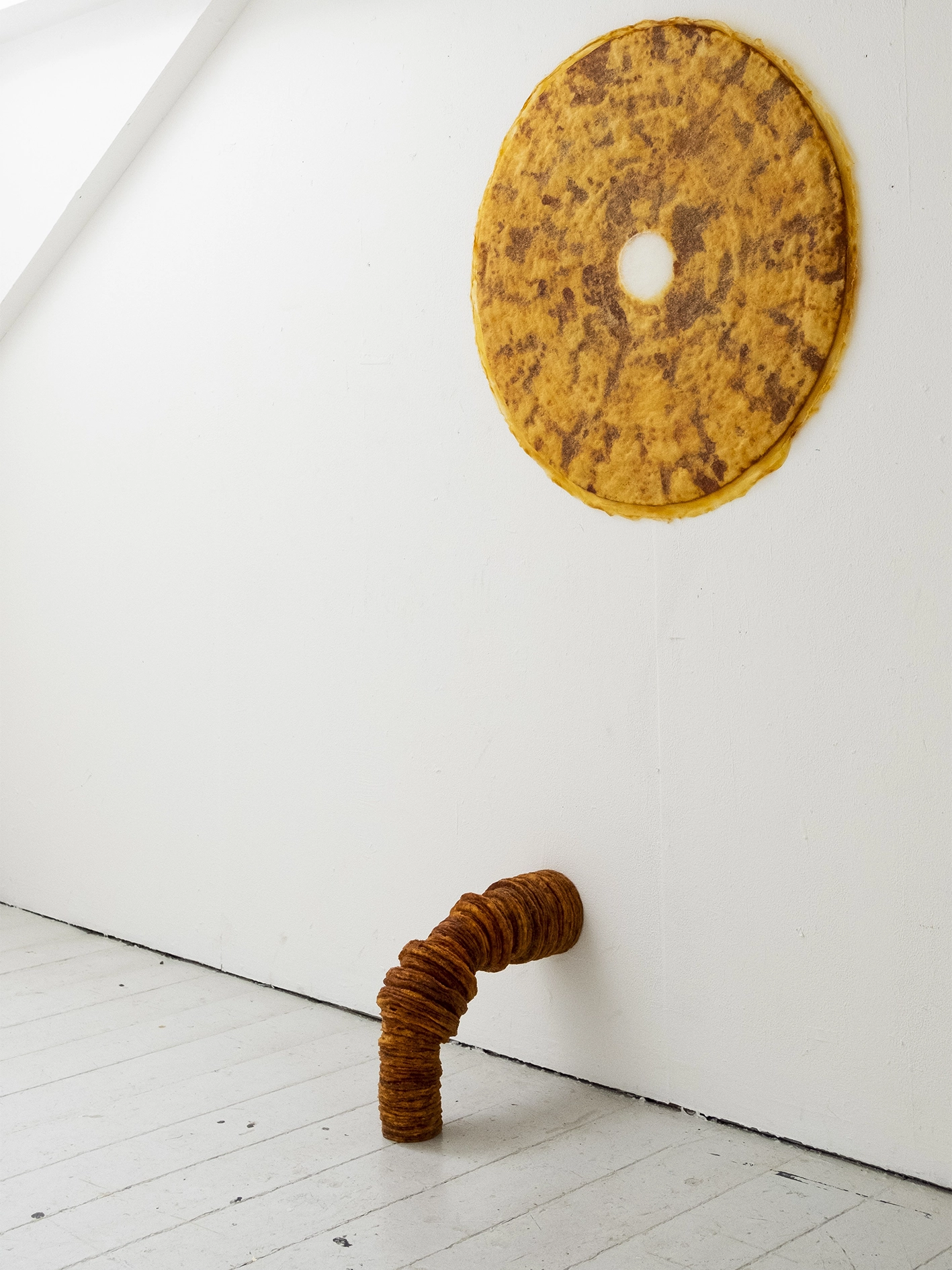 Measuring the Unknown I Udstillingen UDENFOR INDENFOR, Arresten Hjørring. foto: Olivia Valbak Kamrart