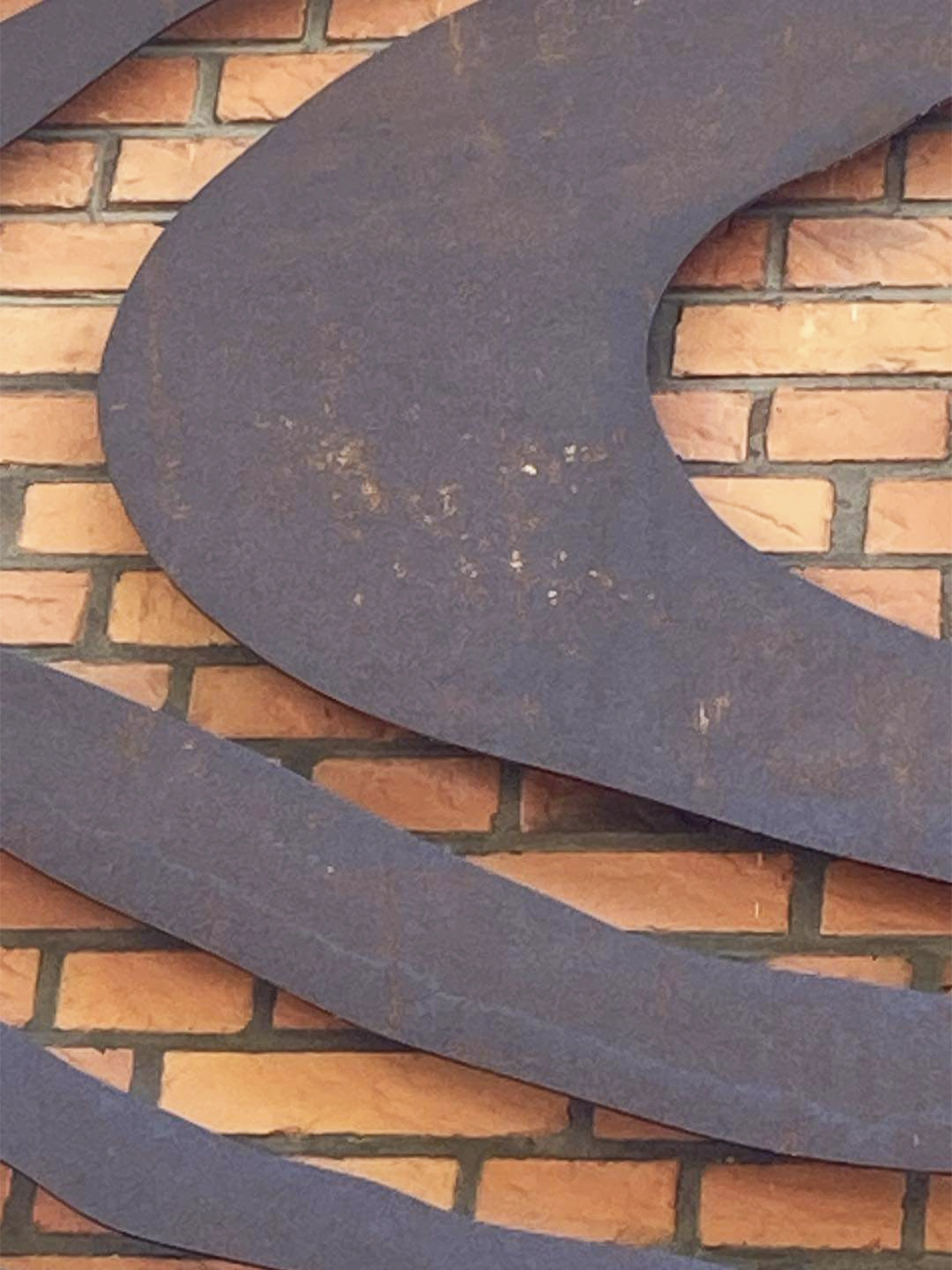 Measuring the Unknown I performance udstillingen UDENFOR INDENFOR, Arresten Hjørring. eget foto